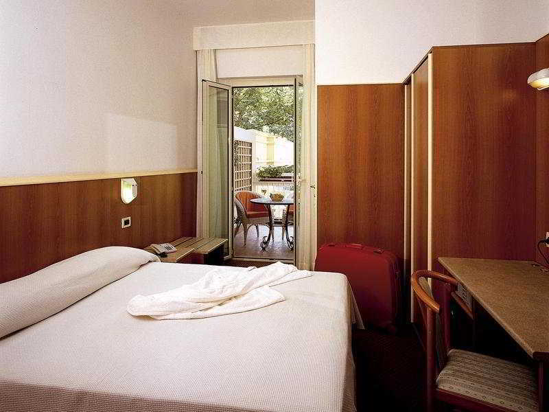 Hotel Principe Di Piemonte Rimini Bilik gambar
